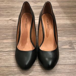 Nine West Black Pumps